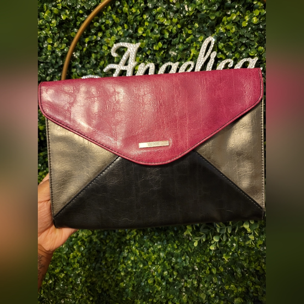 Kenneth Cole Reaction clutch purse